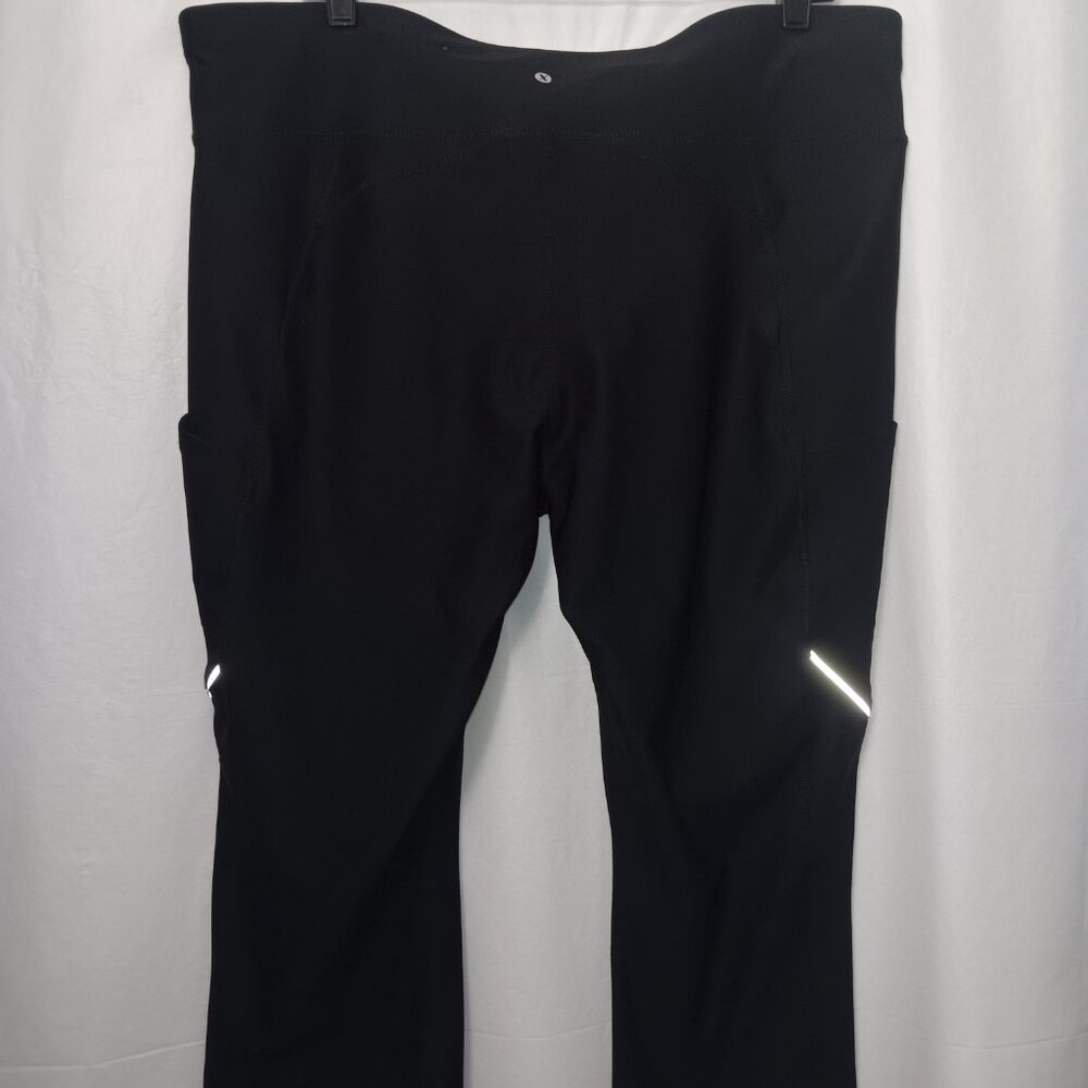 XERSION FITTED HIGH WAIST POCKET CAPRI LEGGINGS - Picture 11 of 11